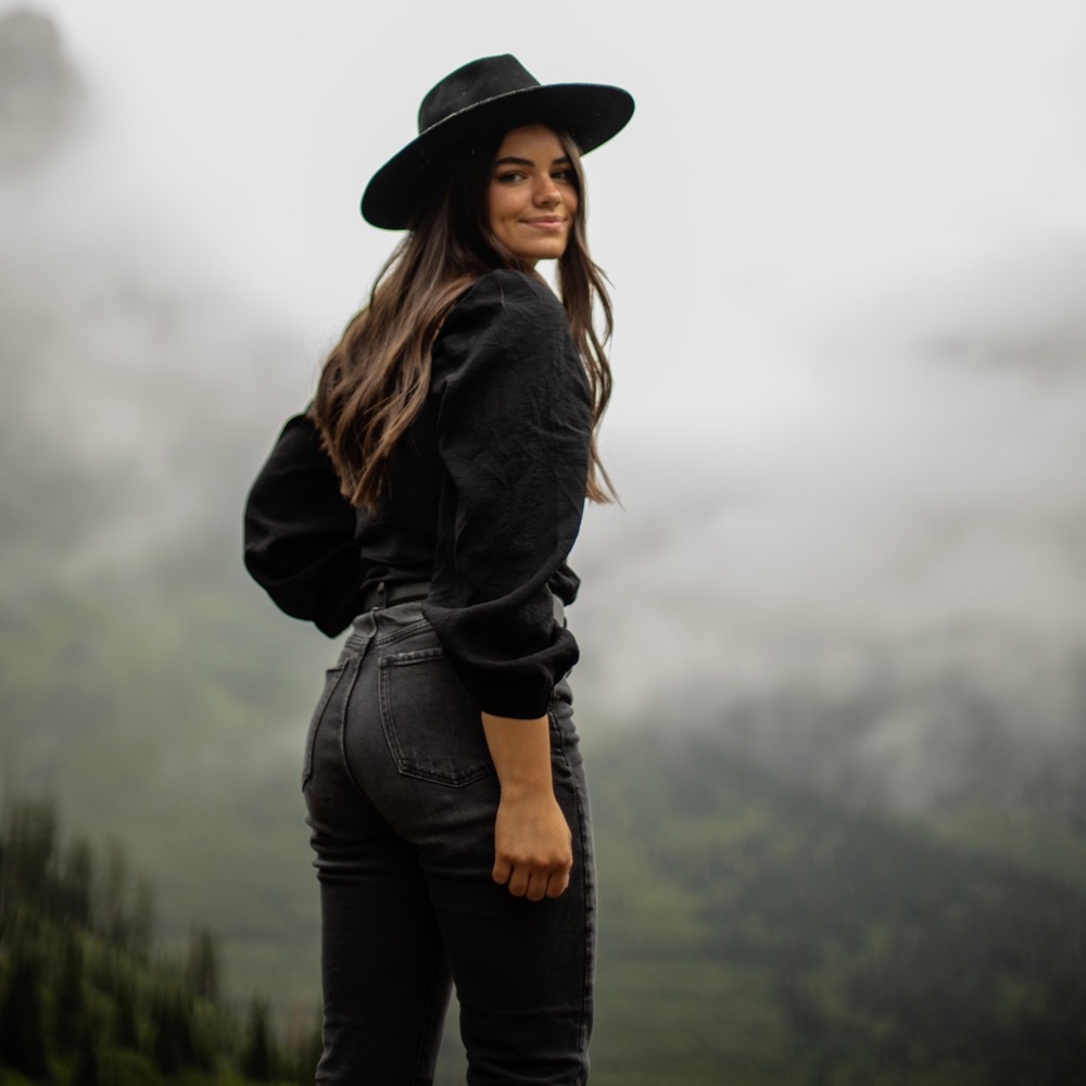 Meet your Posher, Victoria